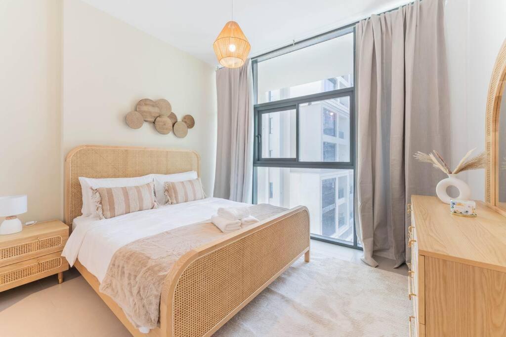 Exclusive 1 Bedroom In Hills Estate Apartment *