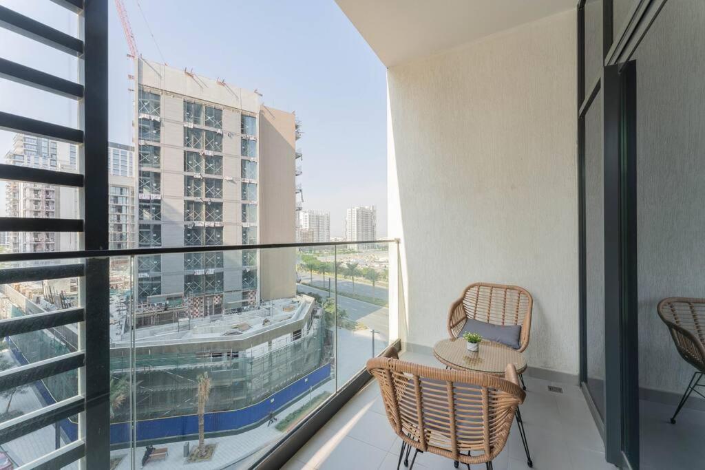 Exclusive 1 Bedroom In Hills Estate Apartment Dubai