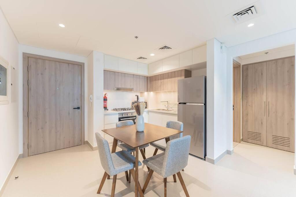 Exclusive 1 Bedroom In Hills Estate Apartment