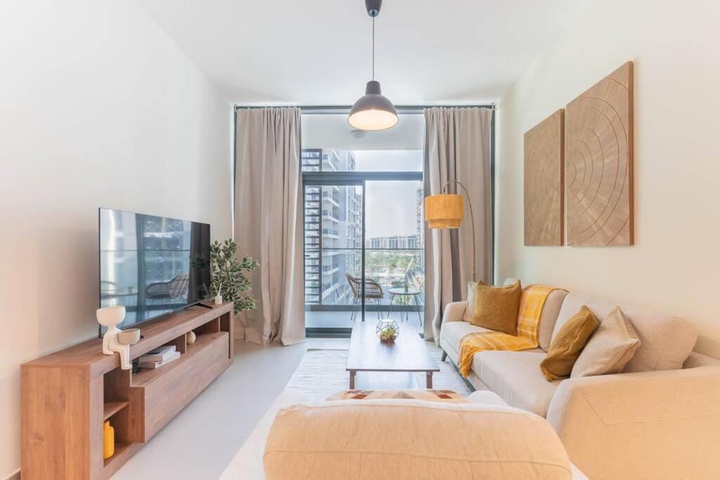 Exclusive 1 Bedroom In Hills Estate *
