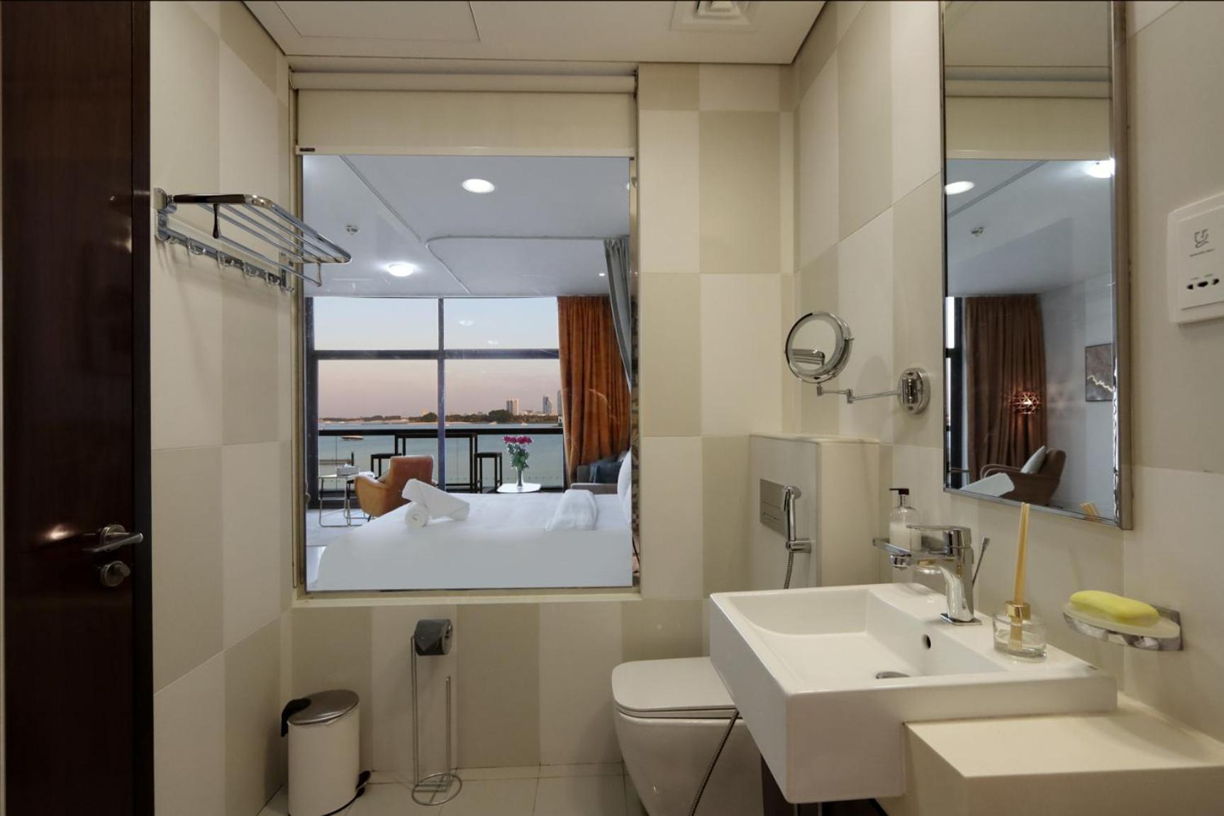 Livbnb Seaside In Palm Jumeirah With Private Terrace And Direct Access To Nakheel Mall * Dubai