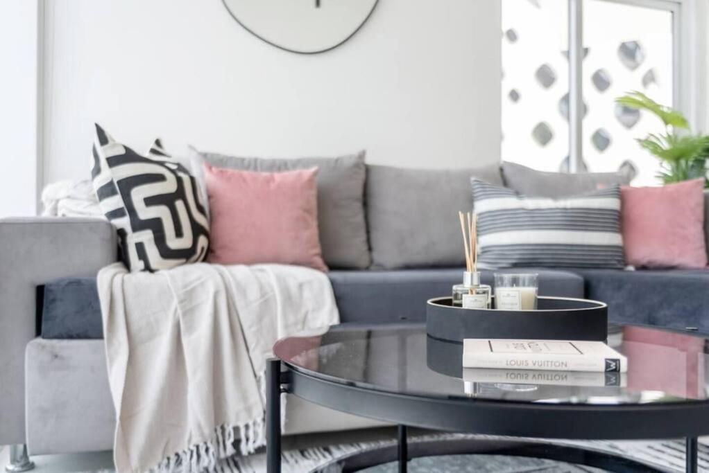 Lux Marasi Moods 2bd 7px Burj Khalifa & Canal Views Apartment Dubai
