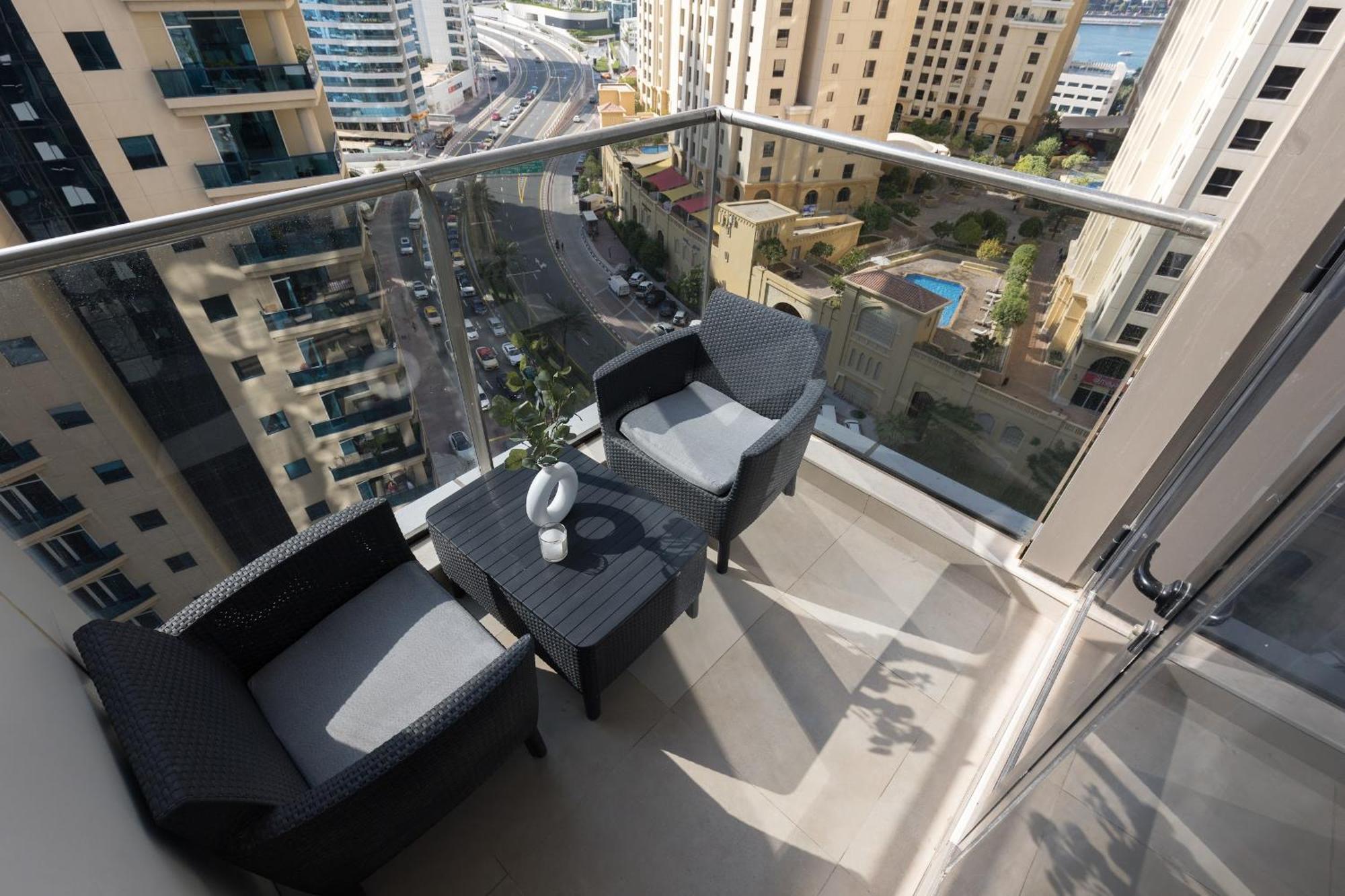 Fancy Studio In Sparkle Tower Dubai