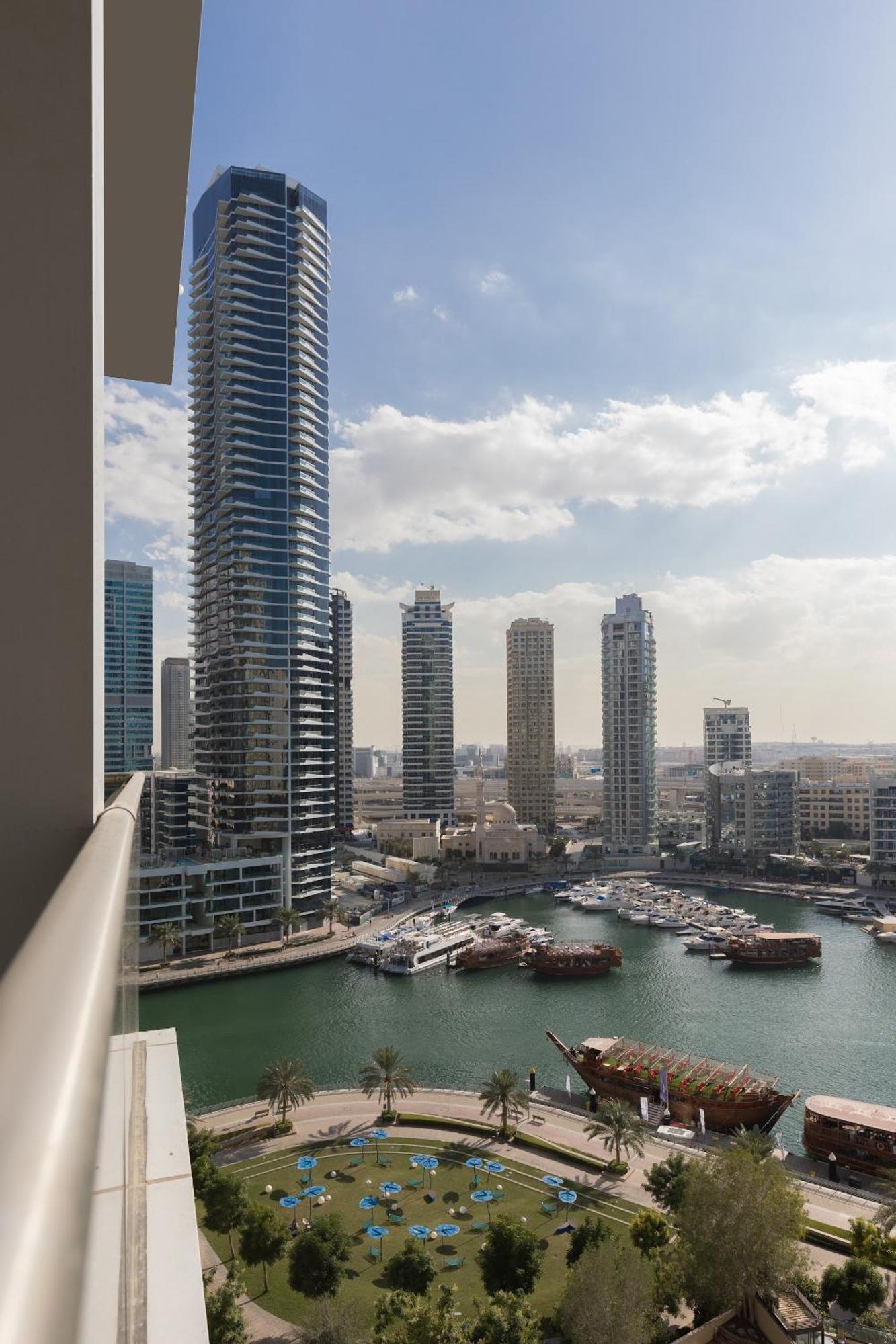 Fancy Studio In Sparkle Tower Apartment *