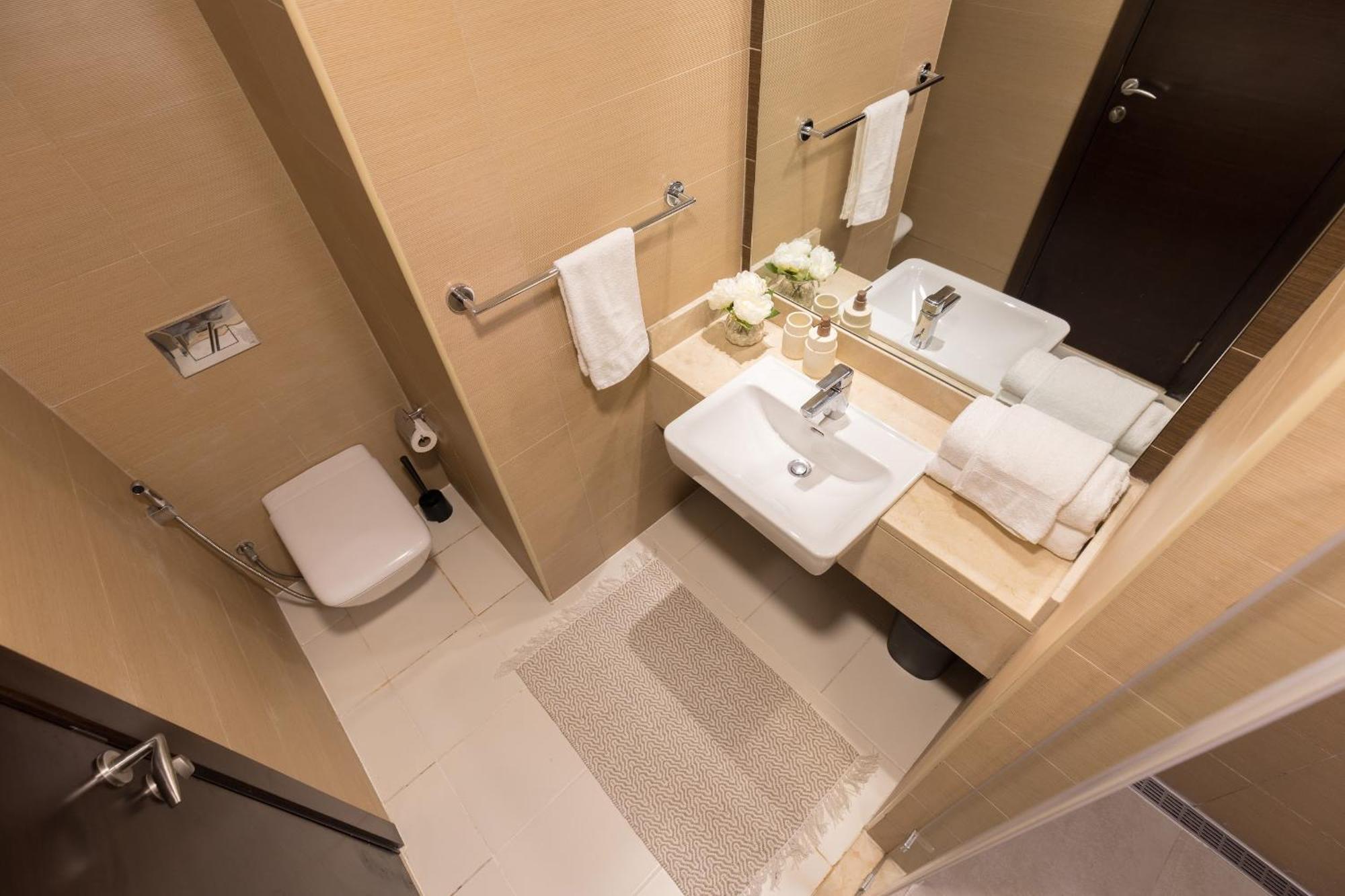 Fancy Studio In Sparkle Tower Apartment Dubai