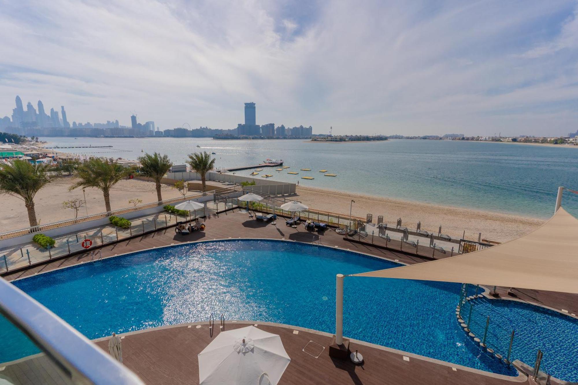 Daniels Sea View 2br In Mina Azizi The Palm * Dubai