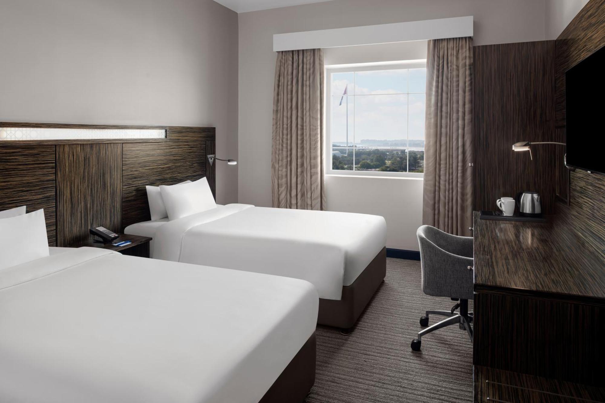 Otel Express Dubai, Jumeirah By Ihg 3*