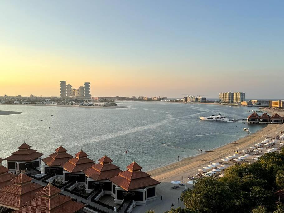 Apartamento Luxury Mina Azizi Palm Jumeirah-private Beach Dubai