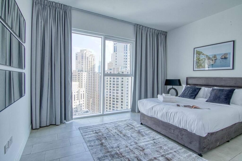 Delightful 1br In Jbr With Access *