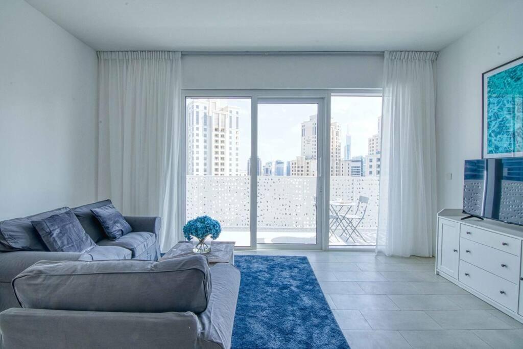 Delightful 1br In Jbr With Access