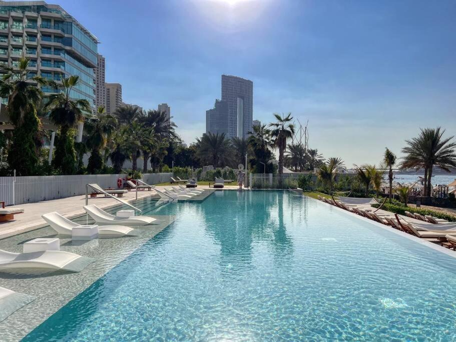 Apartment Delightful 1br In Jbr With Access Dubai