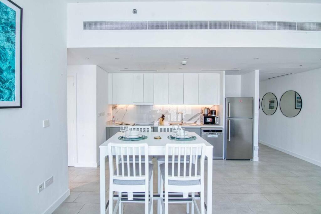 Delightful 1br In Jbr With Access Apartment *