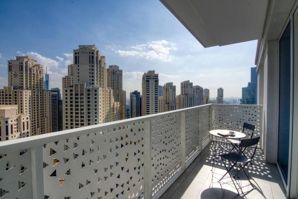Apartment Delightful 1br In Jbr With Access *