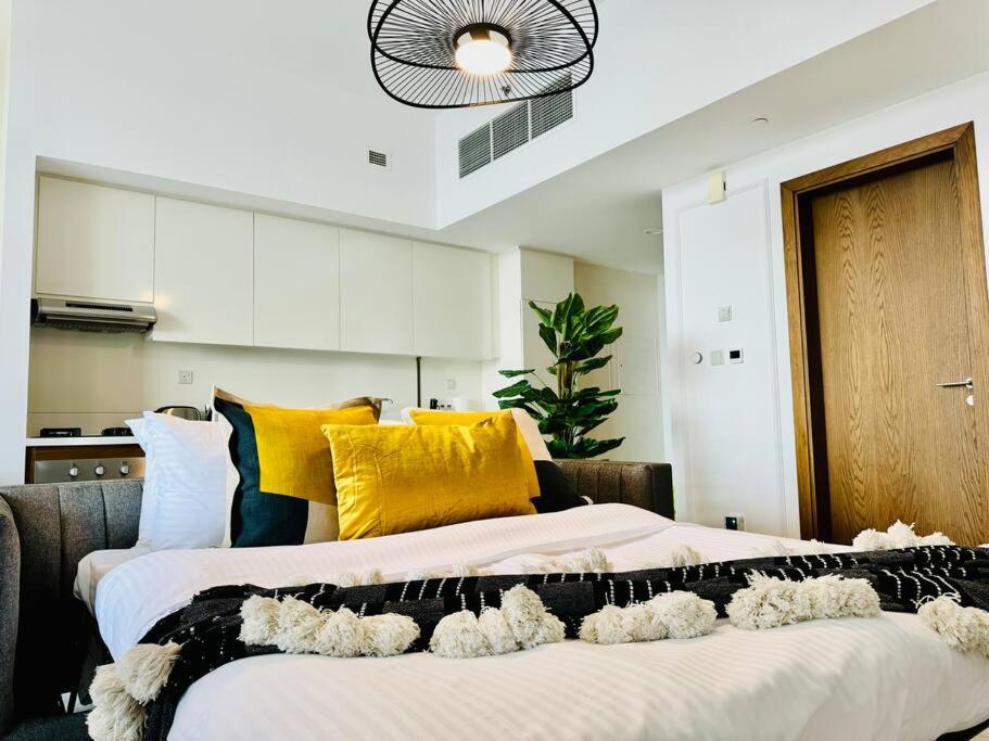 Chic Hameni Tower, Jvc Bright With Pool View * Dubai