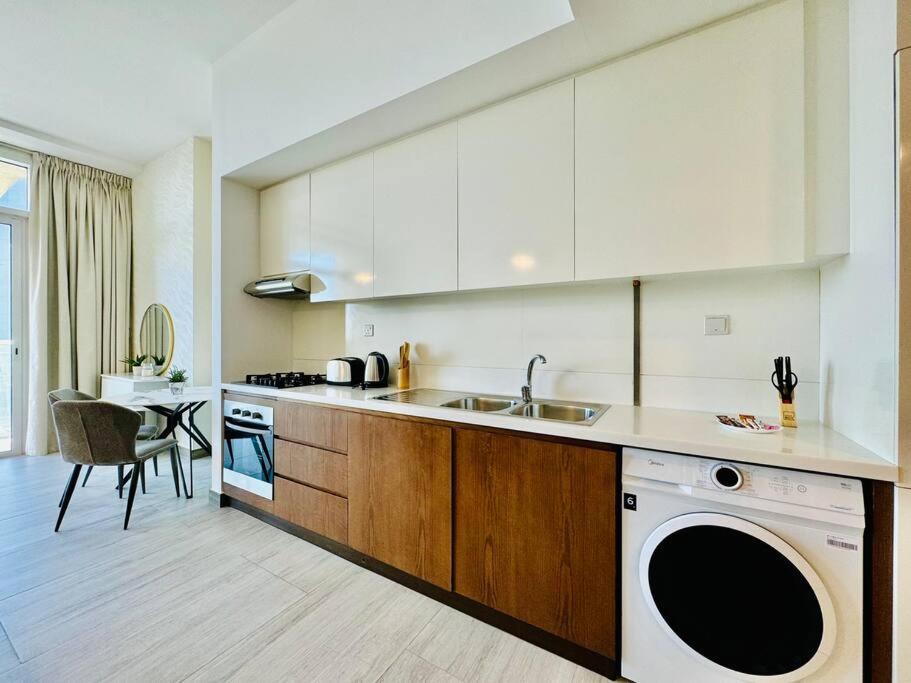 Chic Hameni Tower, Jvc Bright With Pool View *