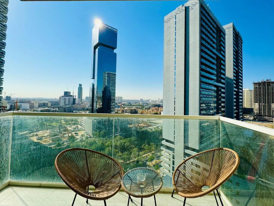 Chic Hameni Tower, Jvc Bright With Pool View Apartment