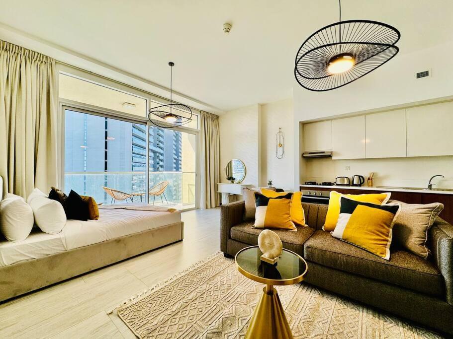 Chic Hameni Tower, Jvc Bright With Pool View