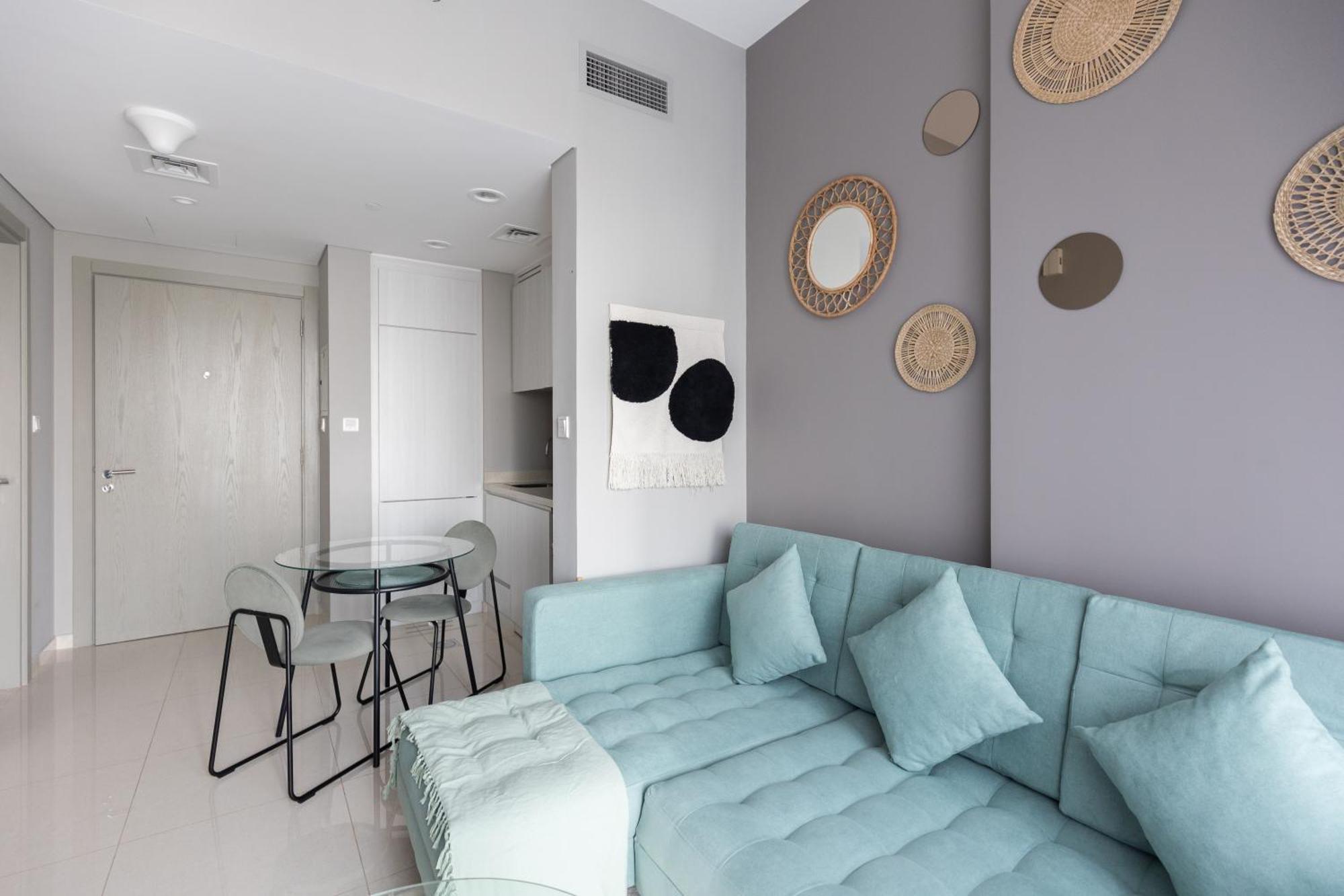 Quiet 1br With River View Apartment