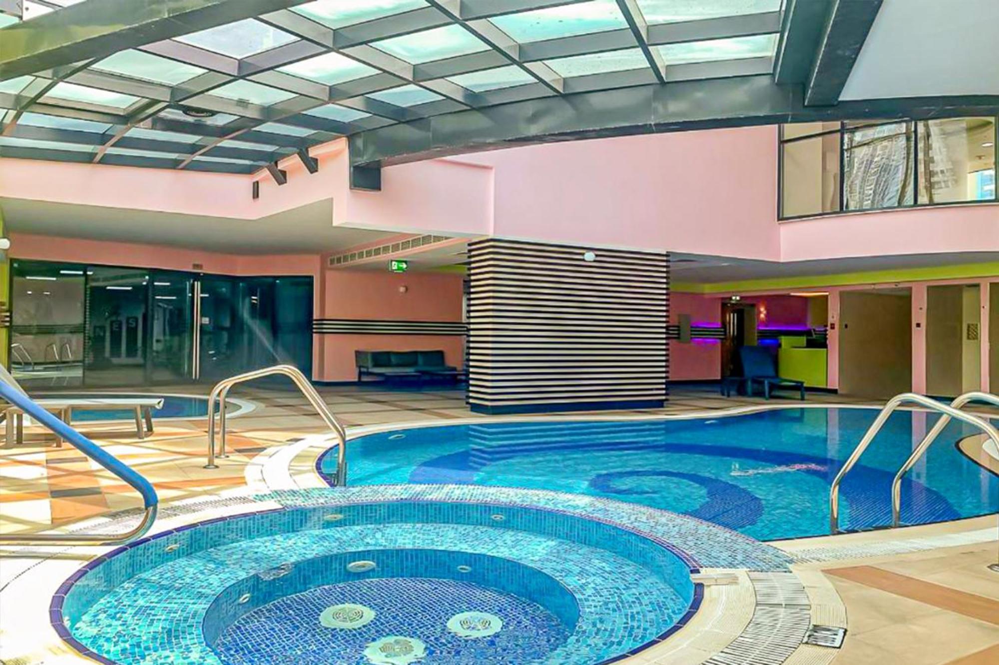 Apartment Luxury Escapes - Budget 1br In Marina - Near Tram & Metro -time Place Tower