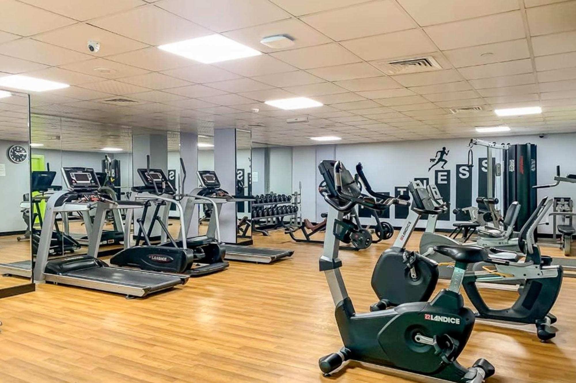 Luxury Escapes - Budget 1br In Marina - Near Tram & Metro -time Place Tower Apartment *
