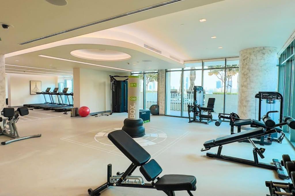 Beachfront Bliss - With Pool And Premium Amenities By Aya Boutique Apartamento