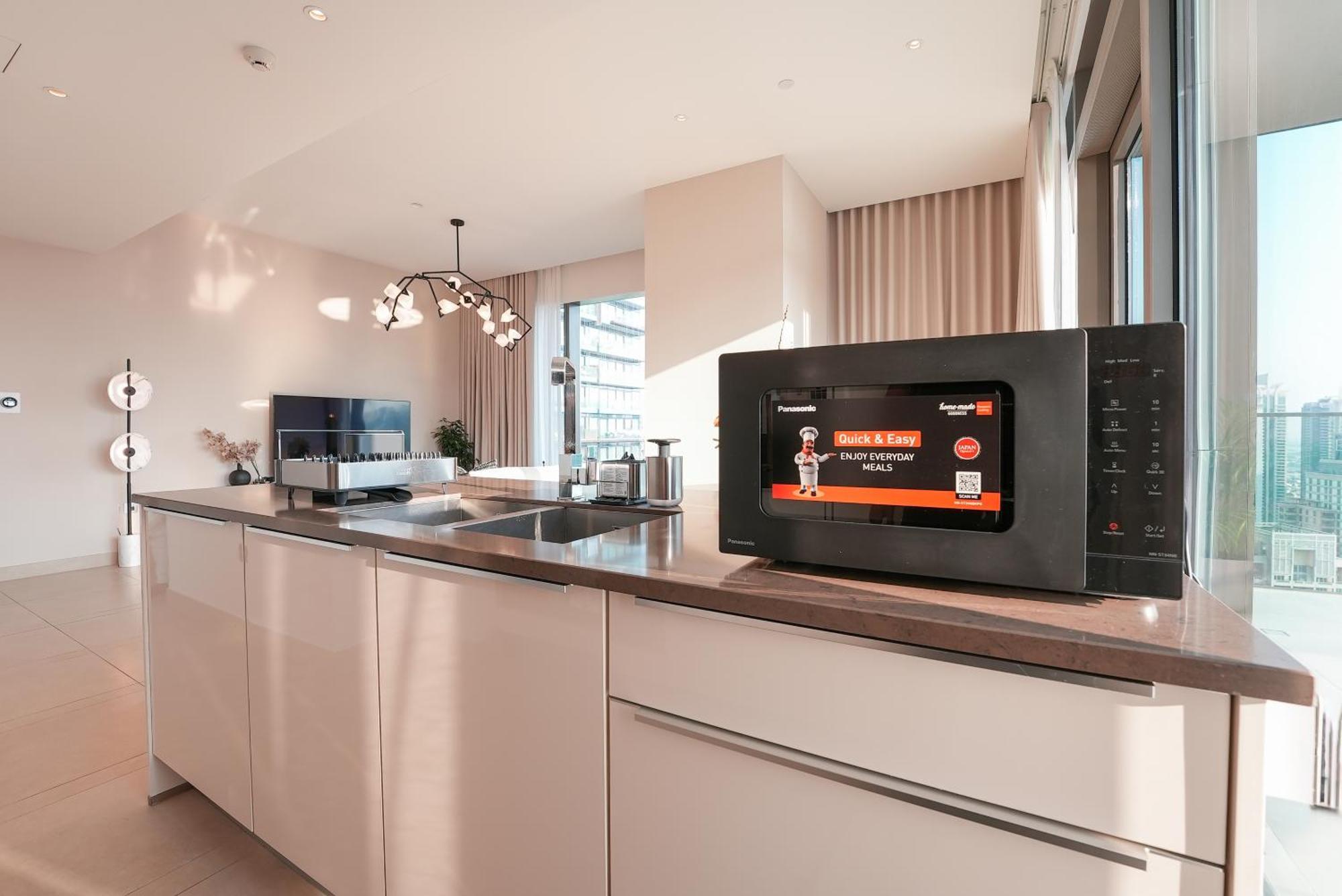 Luxe Living: Spacious Waterfront 2br In Marina Gate Daire *