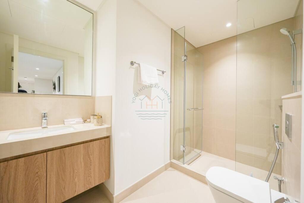 Modern 2br With Stunning Fountain