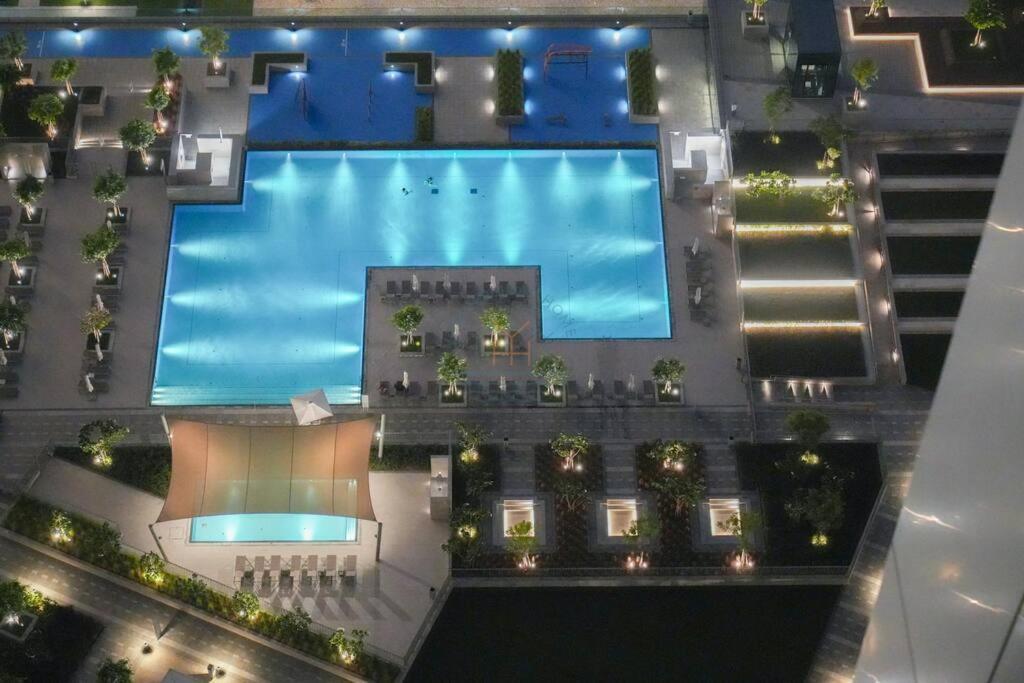 Apartamento Modern 2br With Stunning Fountain