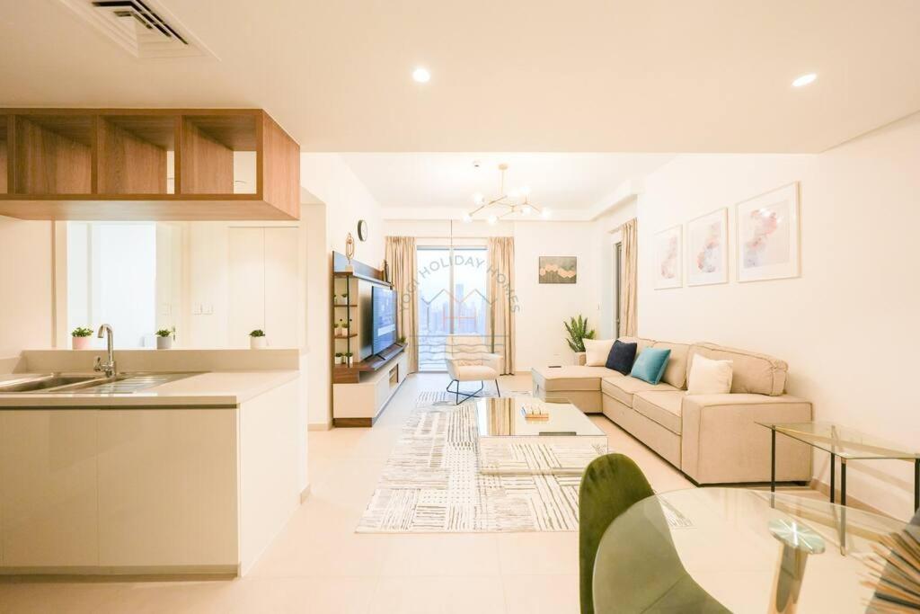 Modern 2br With Stunning Fountain