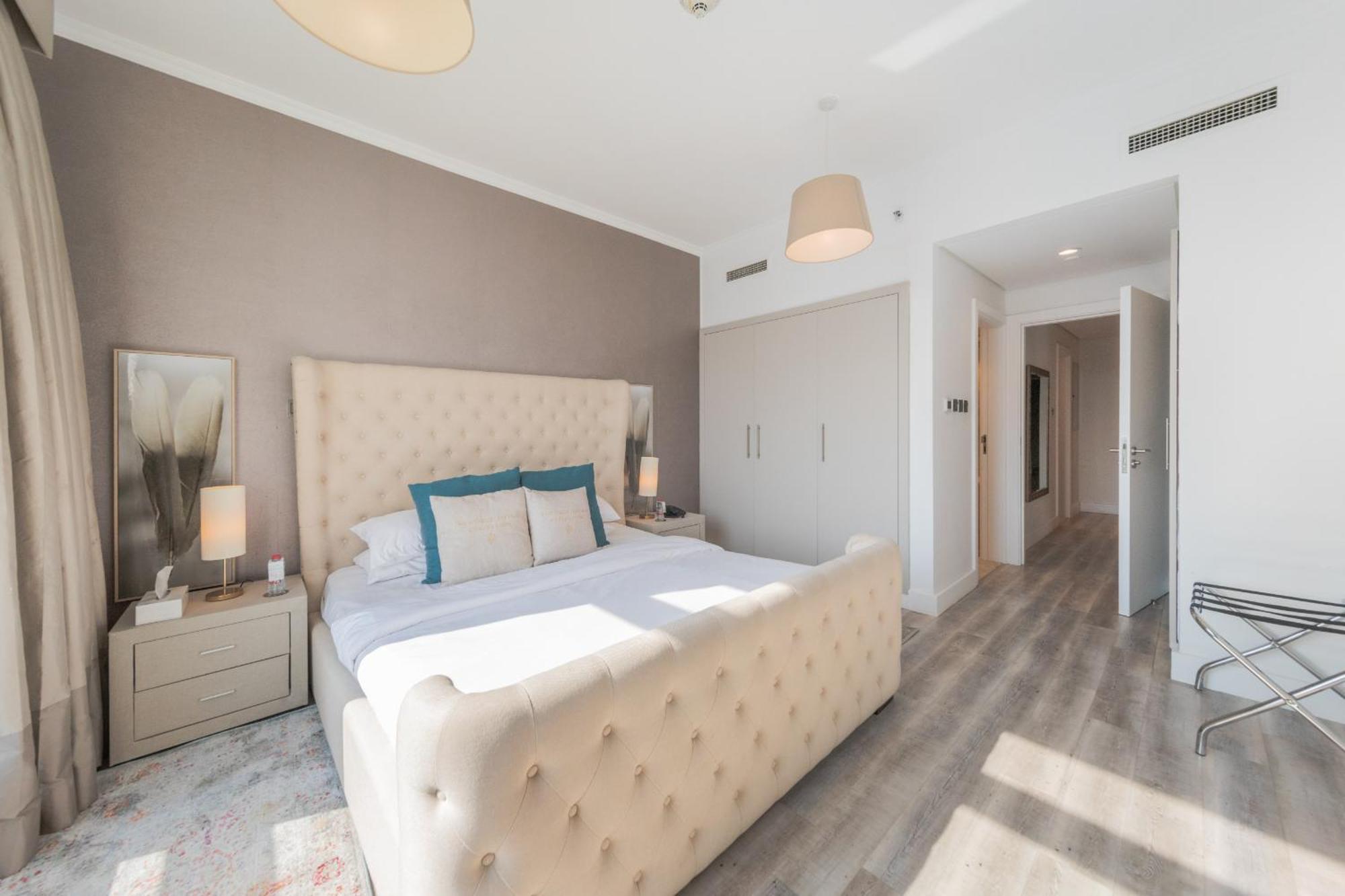 Boutique Living - Burj Views - Renovated Daire *