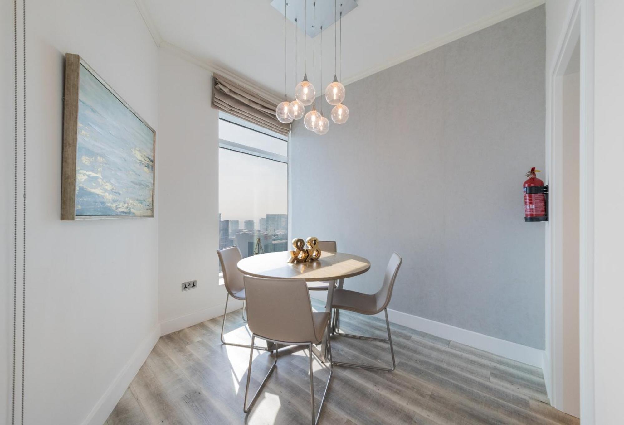 Daire Boutique Living - Burj Views - Renovated
