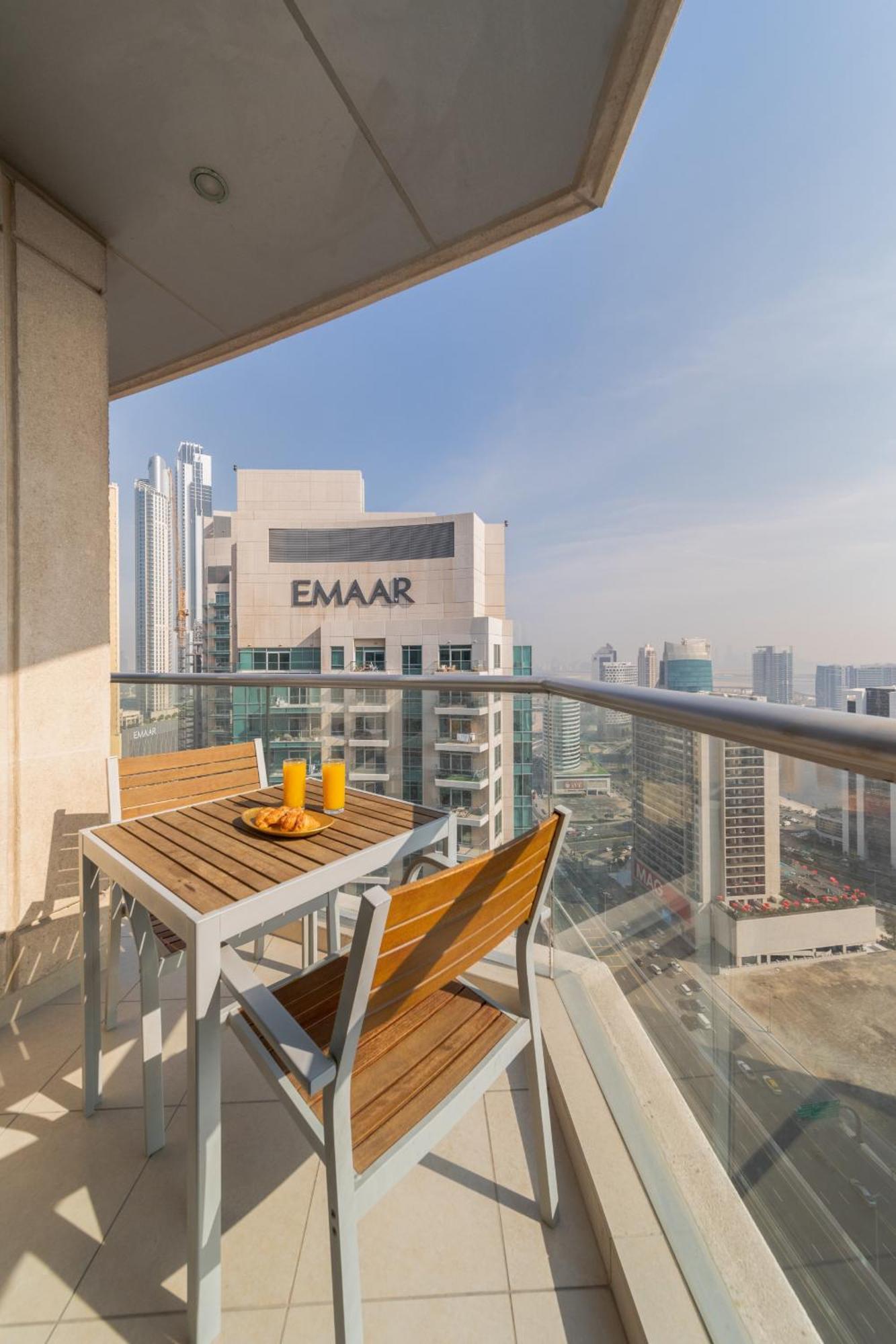 Daire Boutique Living - Burj Views - Renovated