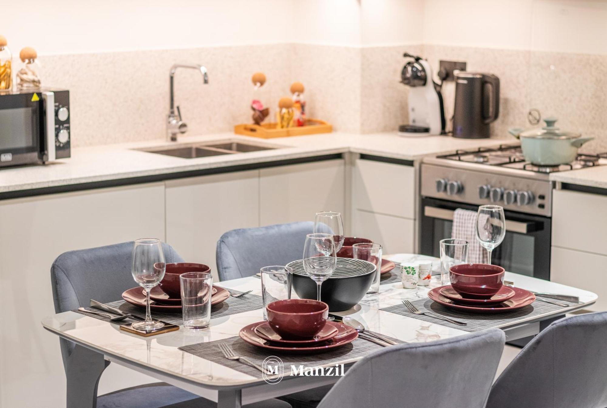 Manzil - 2br In Emaar Beach Front With Sea View