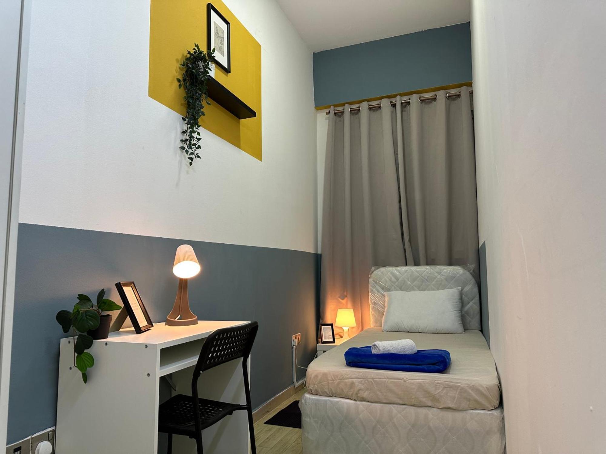 Hospedagem domiciliar Spacious Mini Partition Near Emirates Mall