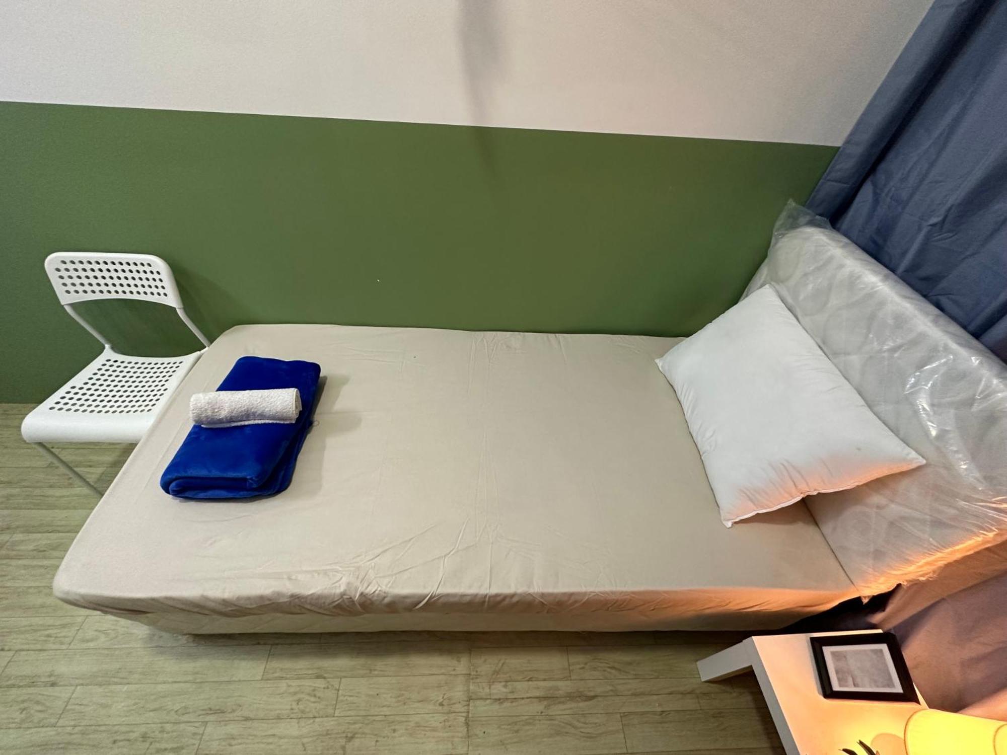 Hospedagem domiciliar Spacious Mini Partition Near Emirates Mall