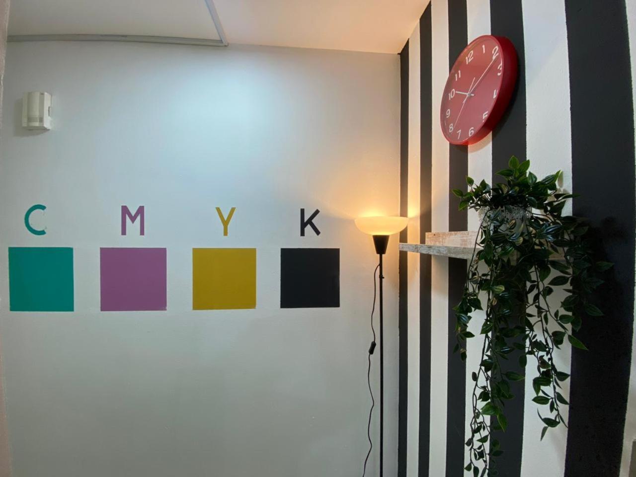 Pansiyon Striped Partition In Barsha 1 Near Mall Of The Emirates