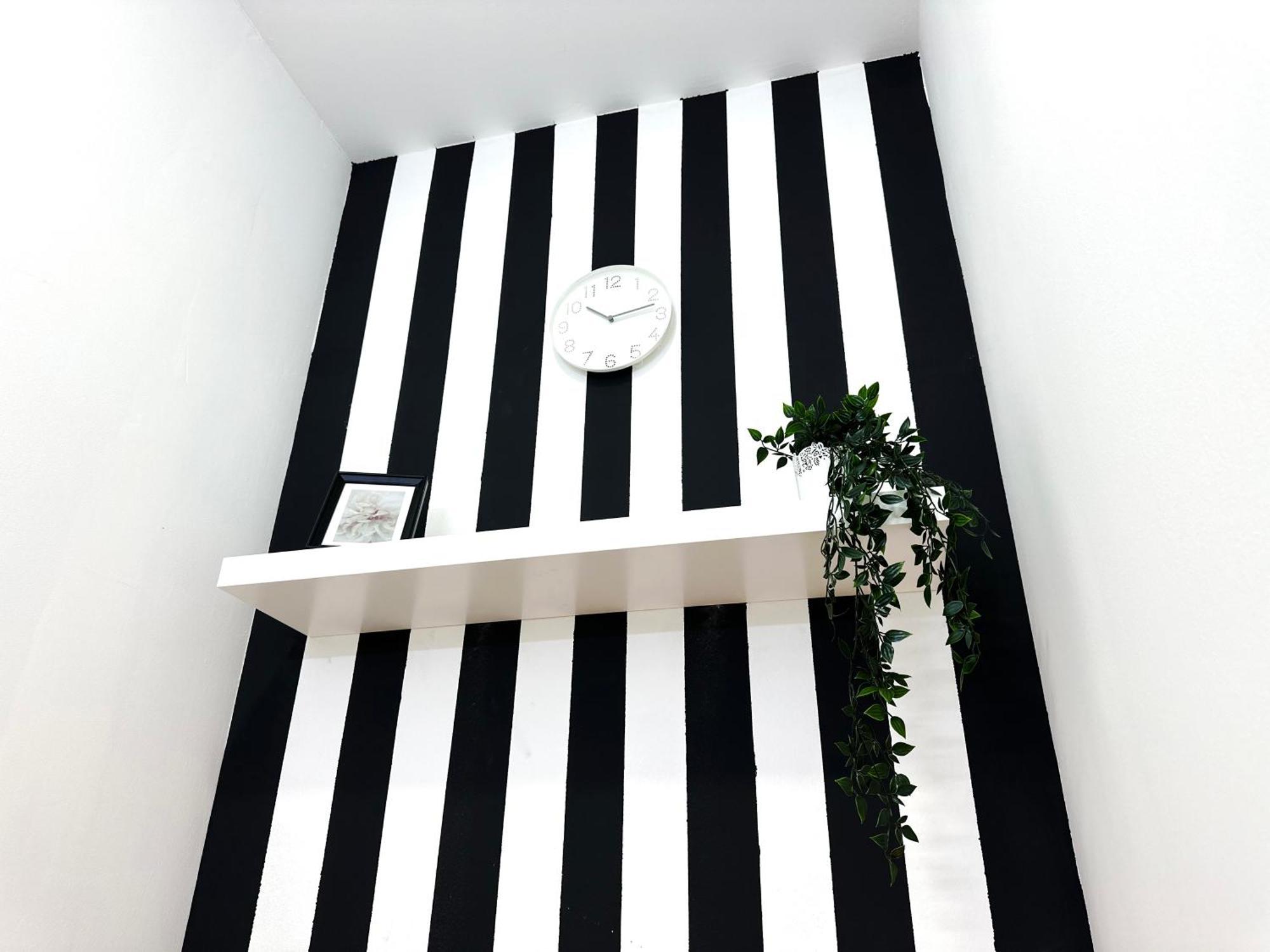 Striped Partition In Barsha 1 Near Mall Of The Emirates