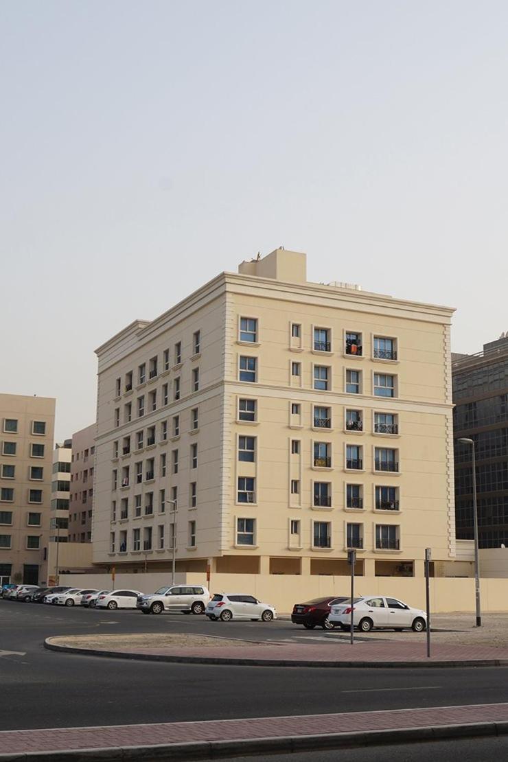 Striped Partition In Barsha 1 Near Mall Of The Emirates * Dubai