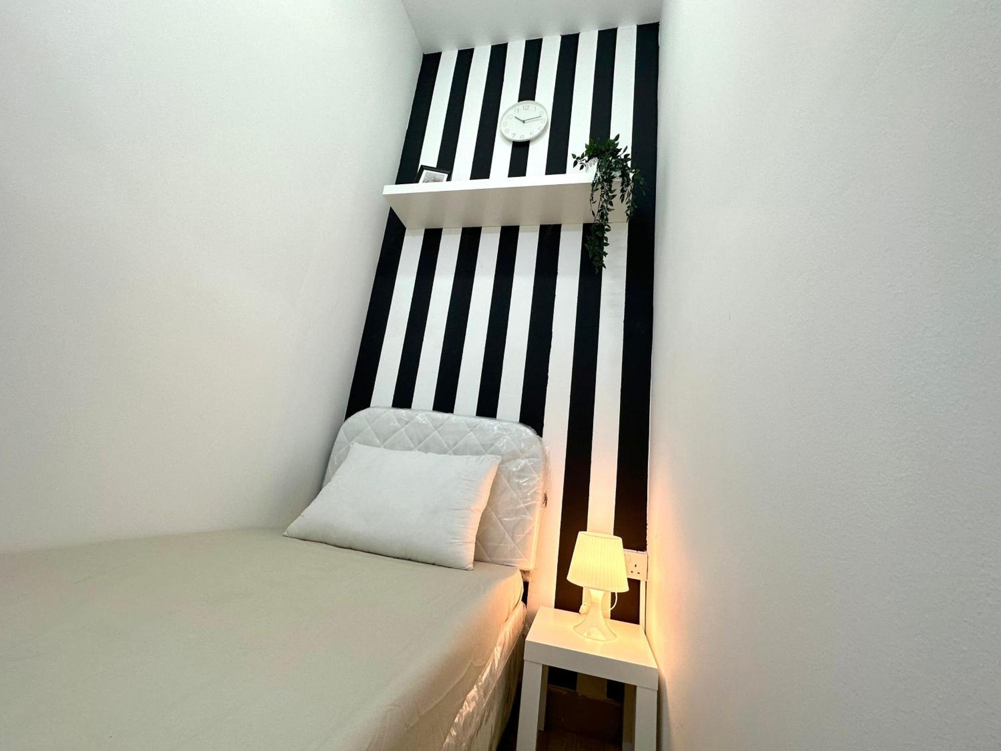 Striped Partition In Barsha 1 Near Mall Of The Emirates