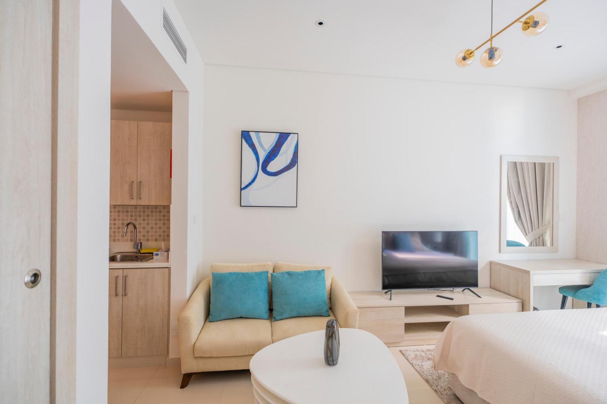 Apartment With Pool And Private Access On Palm Jumeirah *