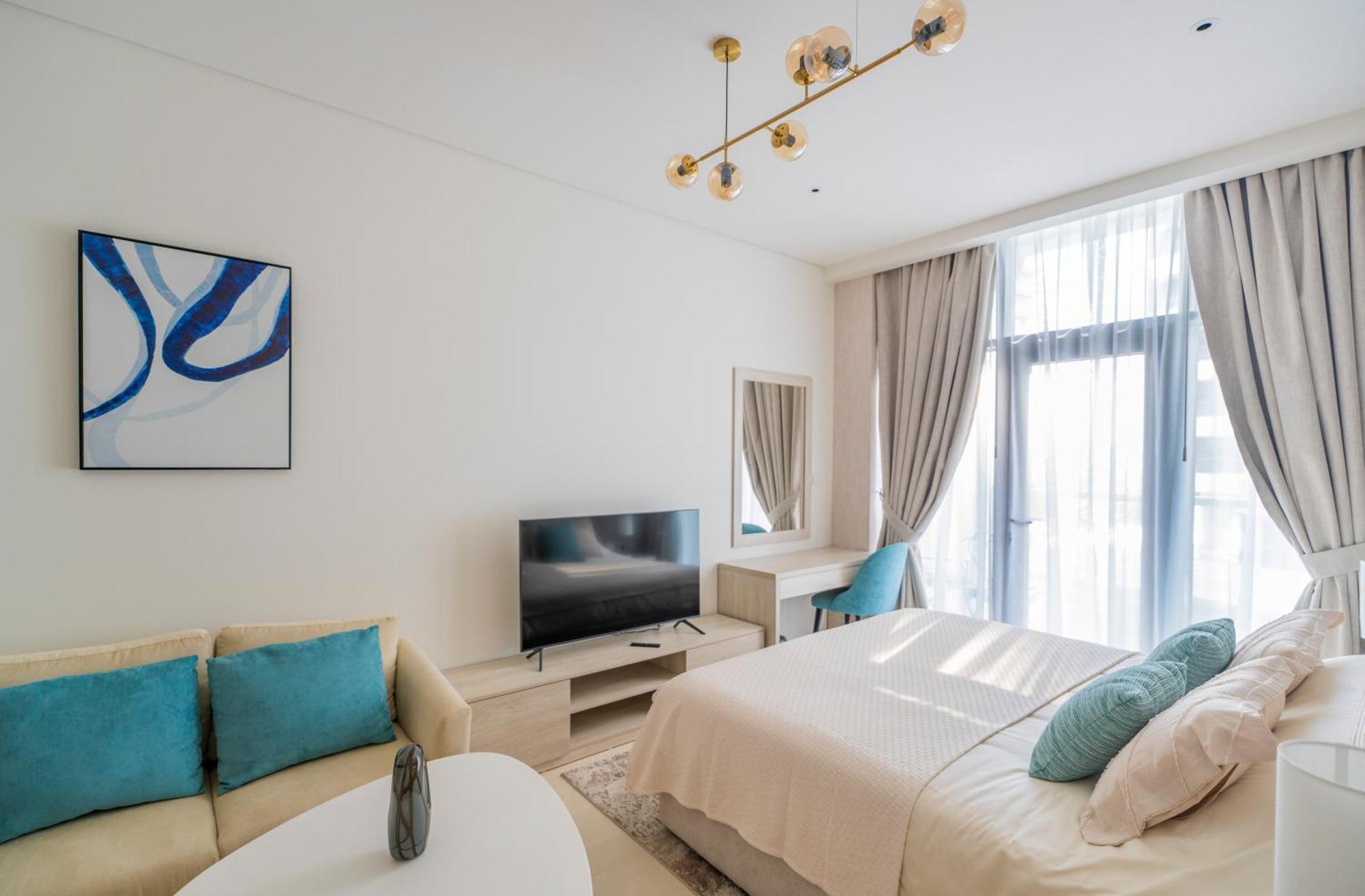 With Pool And Private Access On Palm Jumeirah Dubai
