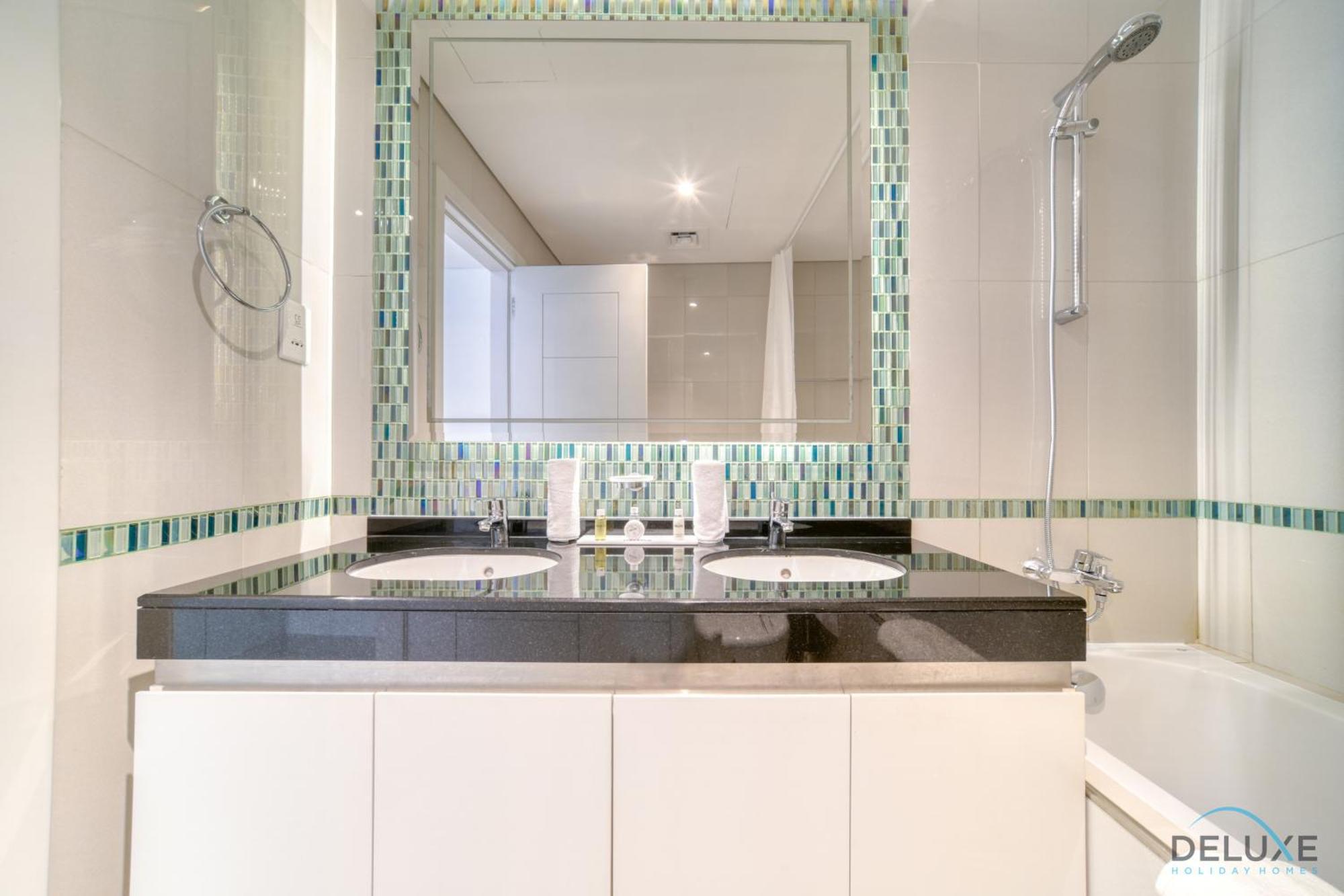Wondrous 1br At Damac Heights Marina By Deluxe Homes