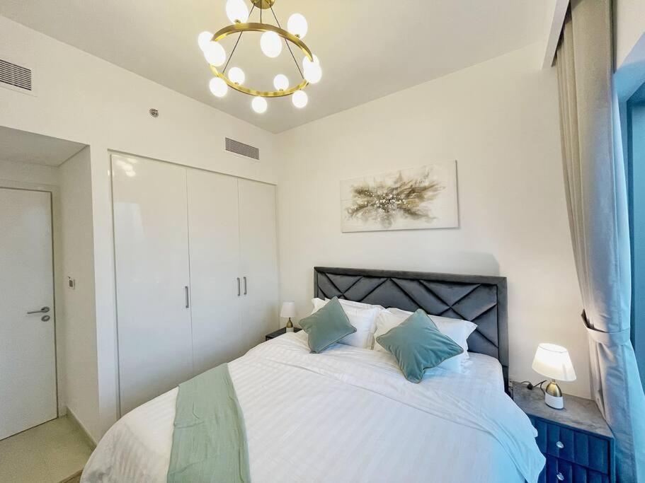 Downtown, Burj Khalifa Views, Mall Connected Apartment Dubai