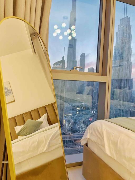 Apartment Downtown, Burj Khalifa Views, Mall Connected Dubai