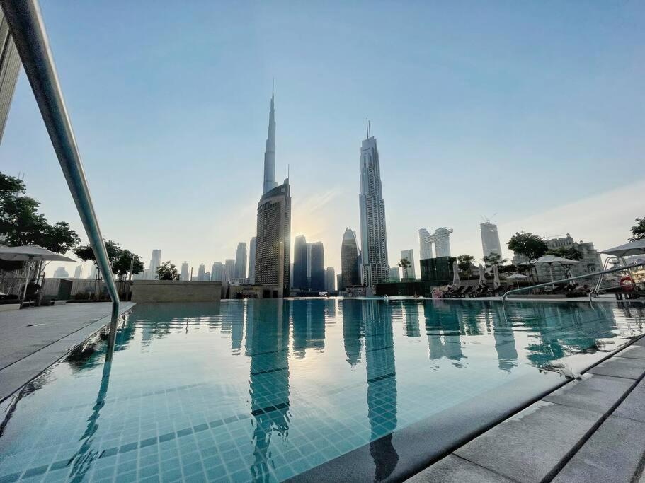 Apartment Downtown, Burj Khalifa Views, Mall Connected Dubai