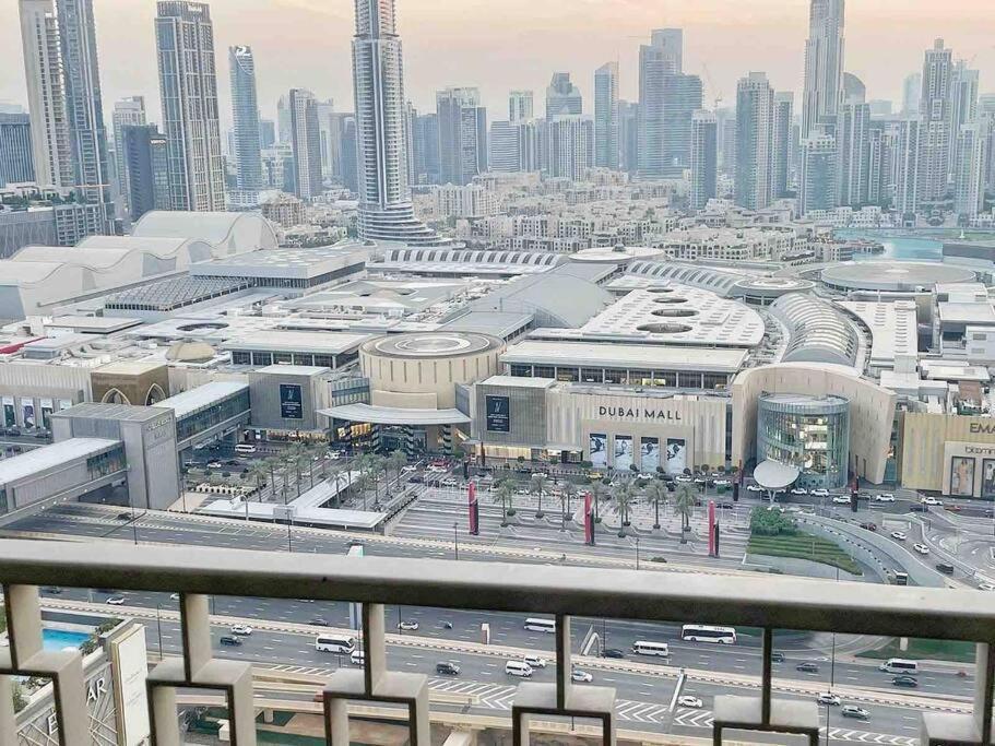 Downtown, Burj Khalifa Views, Mall Connected *