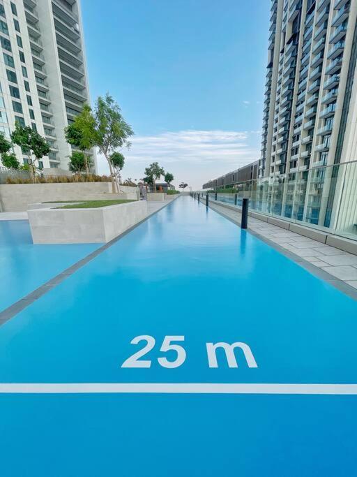 Apartment Downtown, Burj Khalifa Views, Mall Connected *