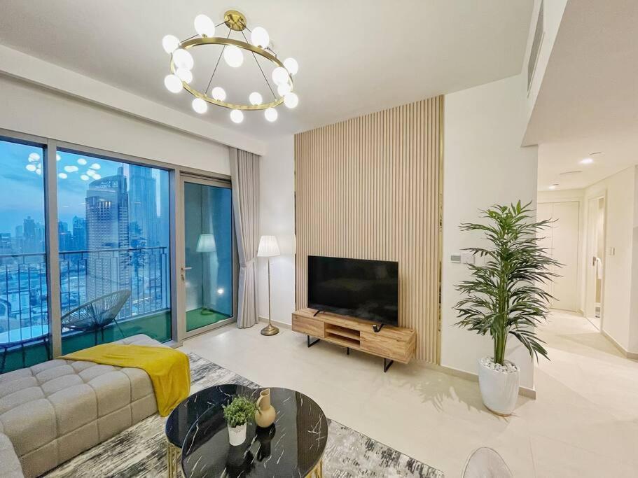 Downtown, Burj Khalifa Views, Mall Connected Apartment