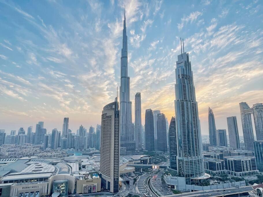 Downtown, Burj Khalifa Views, Mall Connected *