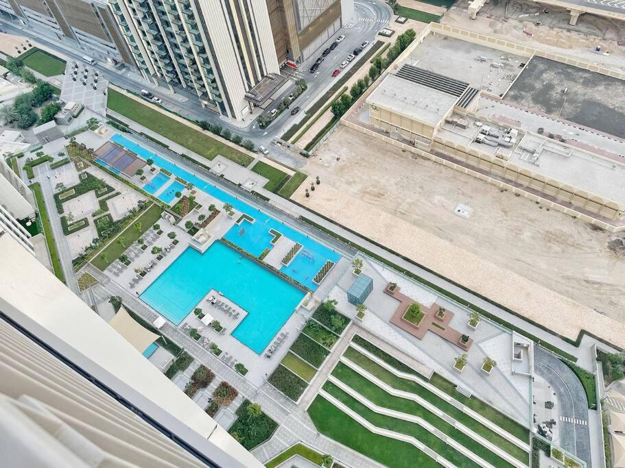 Apartment Downtown, Burj Khalifa Views, Mall Connected Dubai